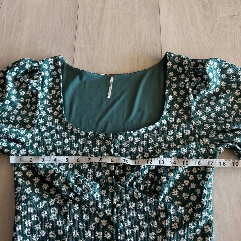 Free People Medium Dark Green and White Floral Cropped Blouse size L